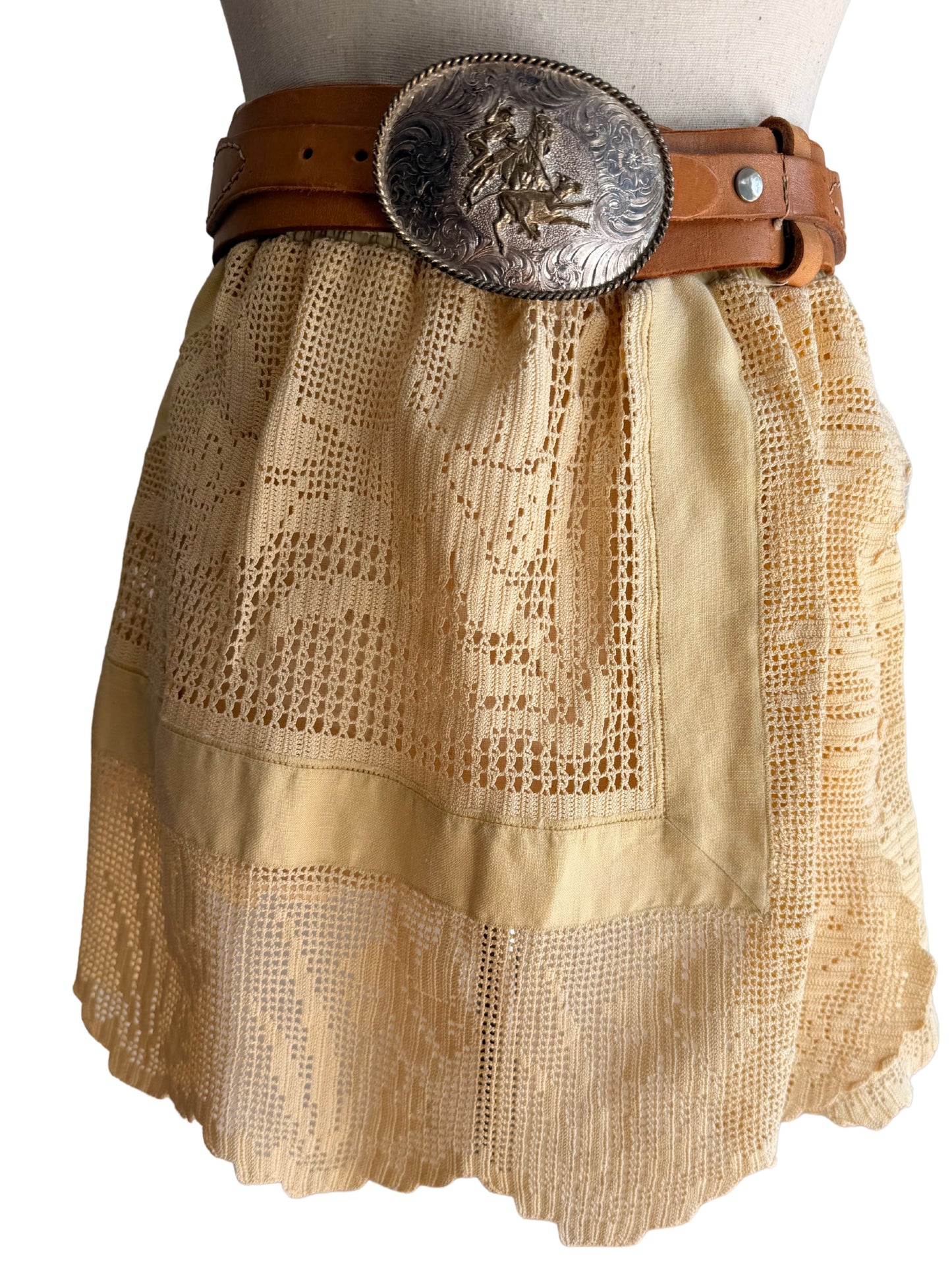 Tablecloth Mini in Yellow Linen Lace